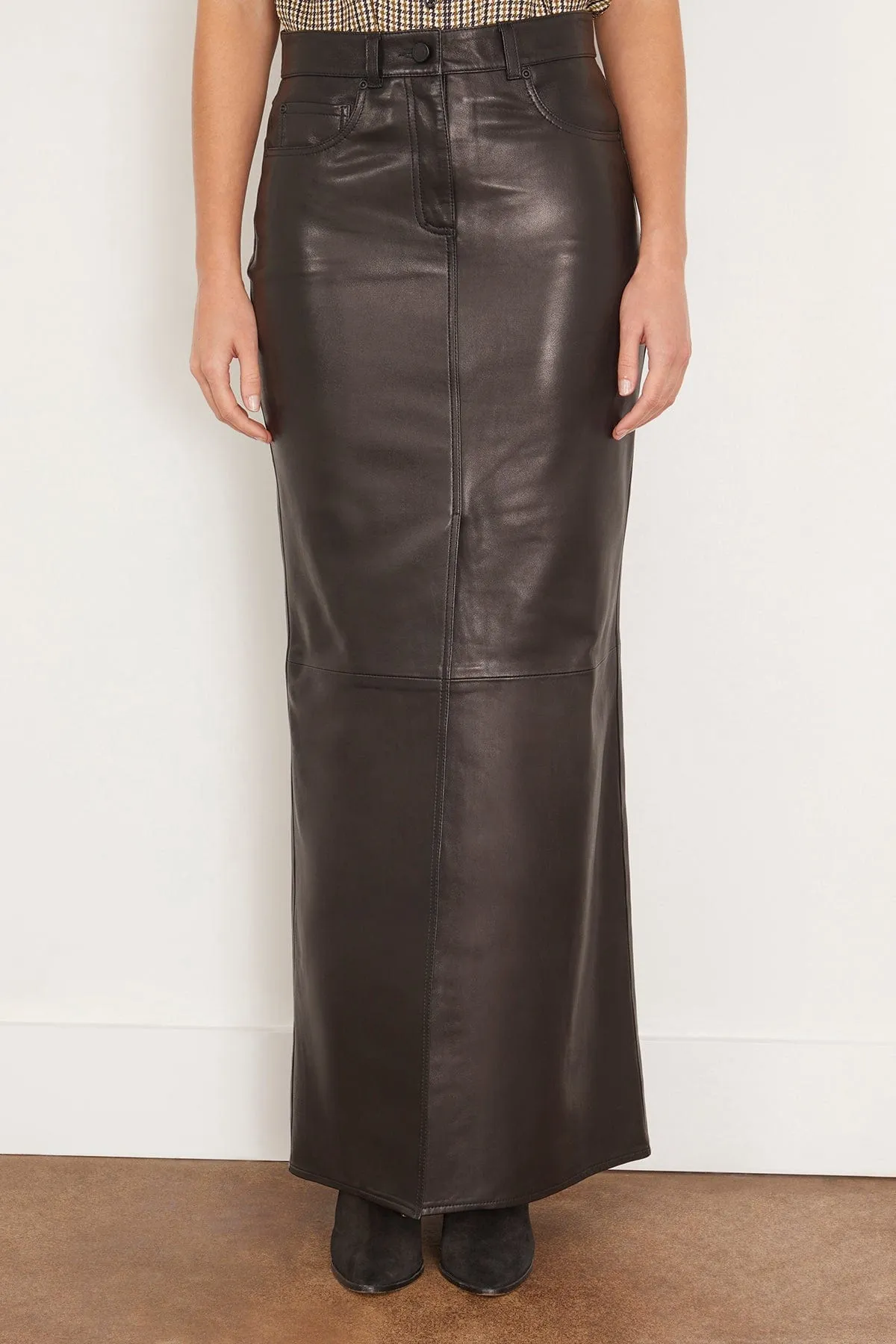 Sleek Statement Skirt in Black